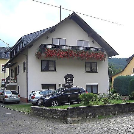 Mosel-Gastehaus Kirch Hotel Ernst Eksteriør billede